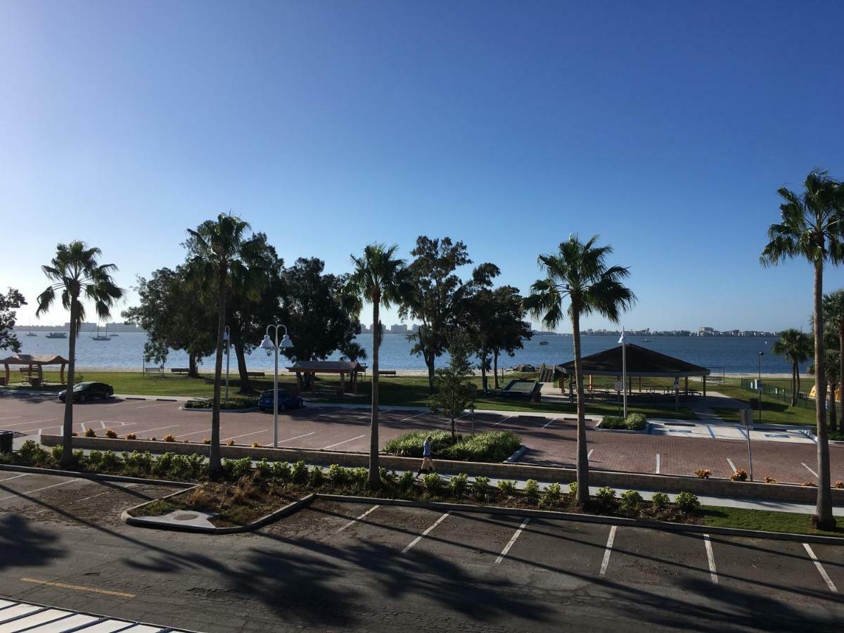 Sea Breeze Manor Inn St. Petersburg Kültér fotó